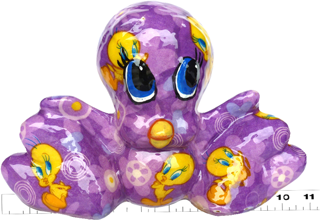 紫色章魚 Tweety 毛絨玩具 壁紙 — 一個光澤的紫色八爪魚公仔，裝飾著重複的黃色Tweety Bird面孔和漩渦圖案。