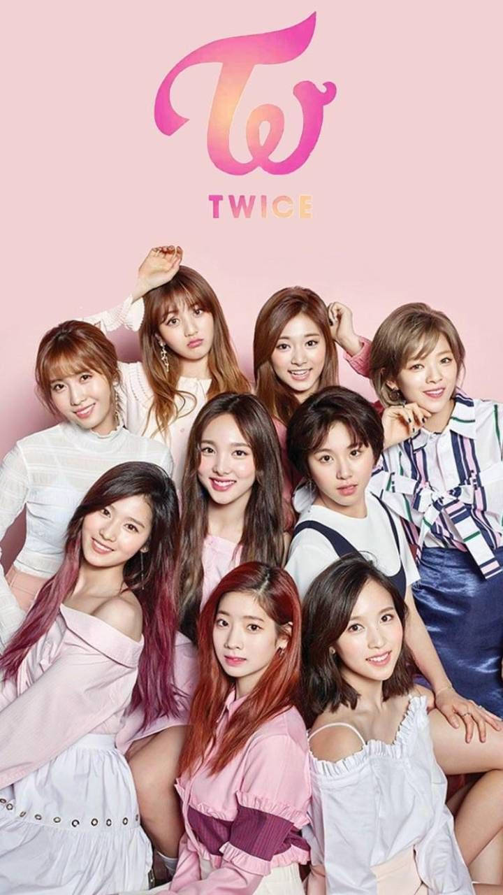 TWICE 粉紅色服裝壁紙