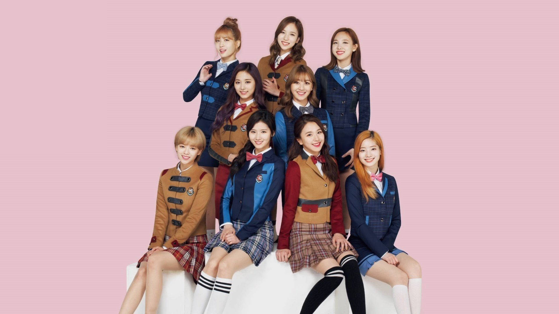 Twice穿韓國校服