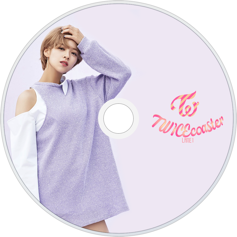 TWICE《Twicecoaster Lane 1》專輯CD 壁紙 — 一位短金髮年輕女性在淺紫色CD上擺姿勢，帶有 'TWICEcoaster Lane 1' 標誌。