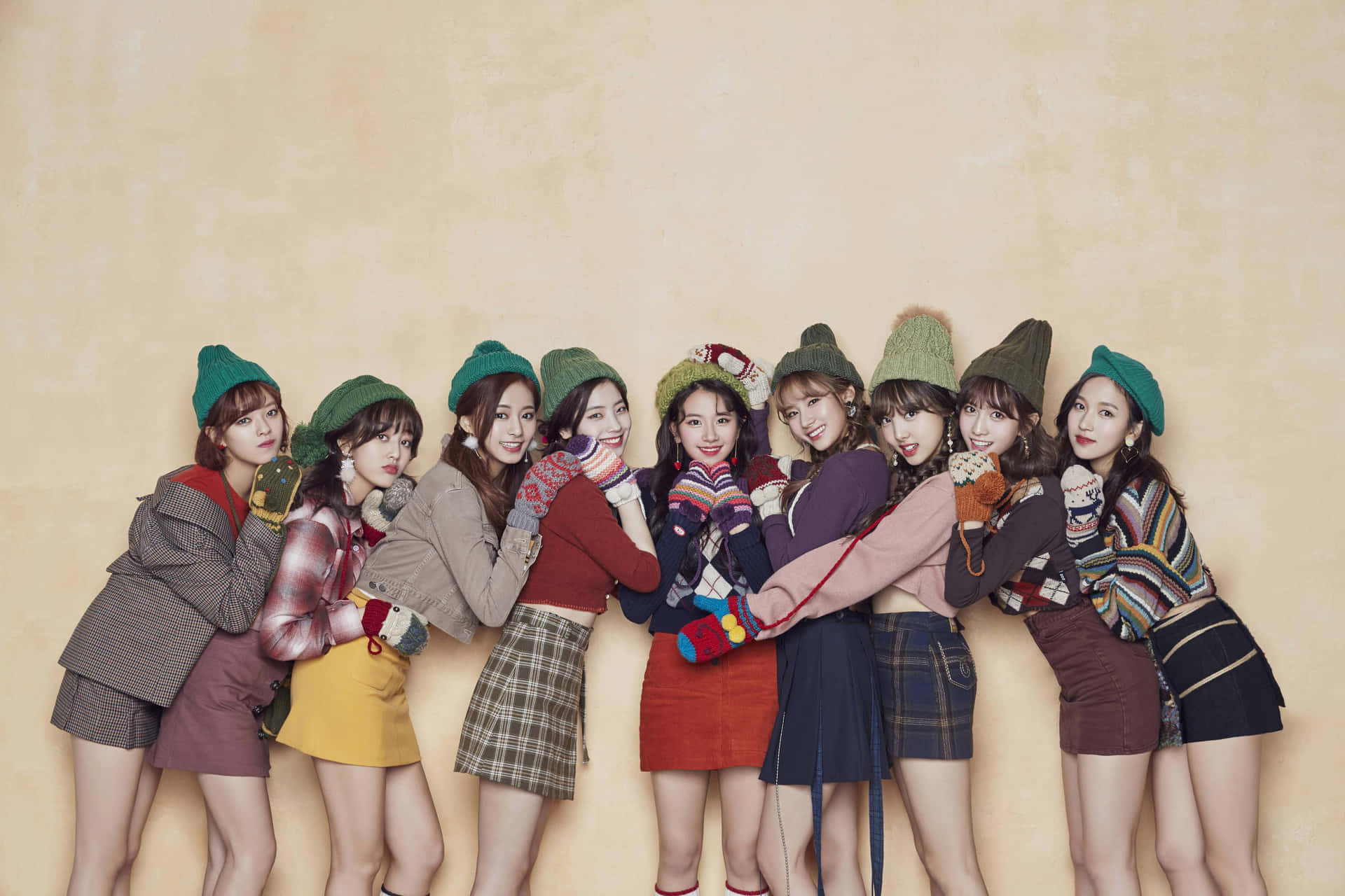 TWICE舞台光芒四射，魅力演出 壁紙