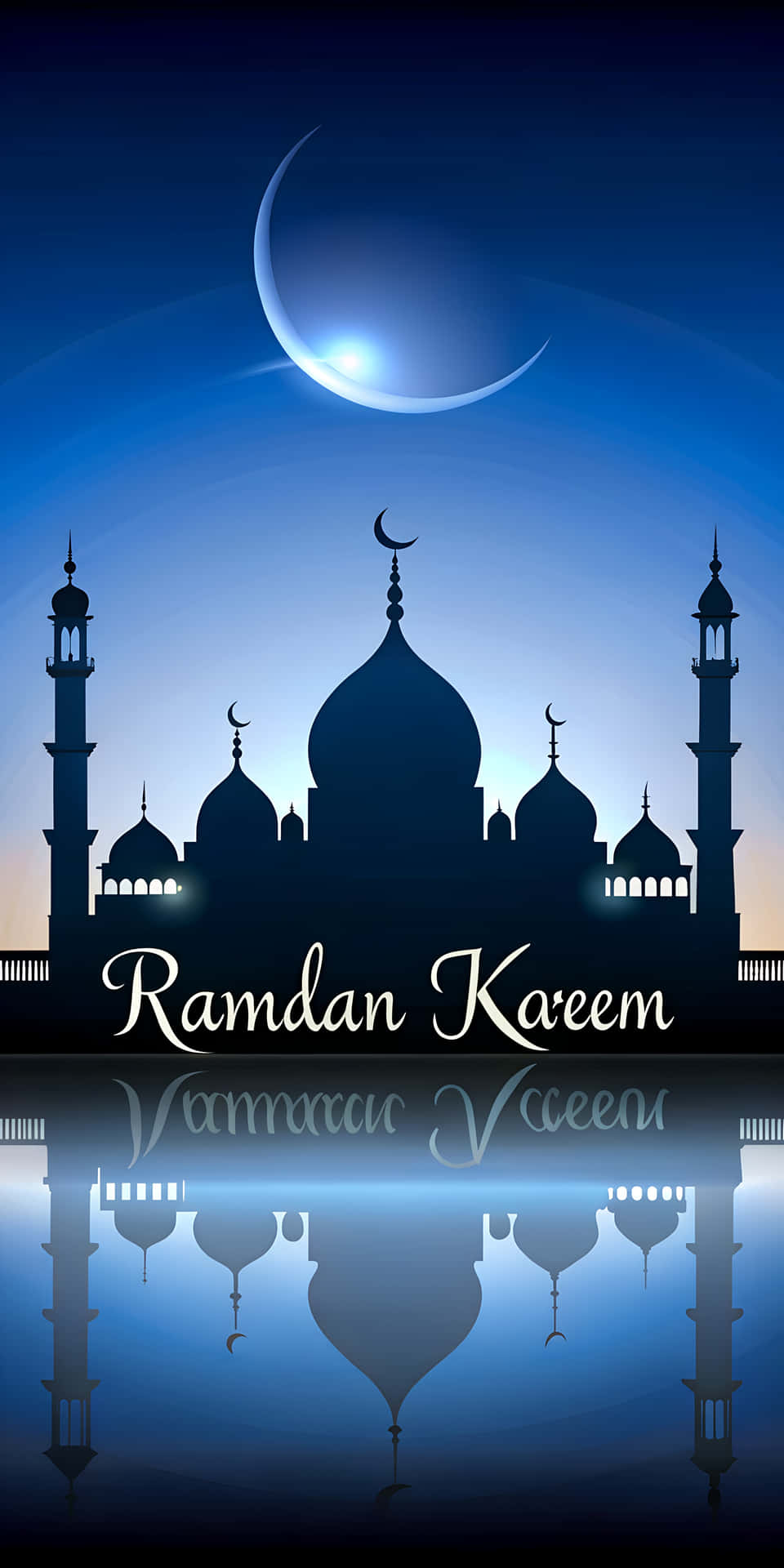 彎月下的清真寺剪影，水中倒影和Ramdan Kareem文字