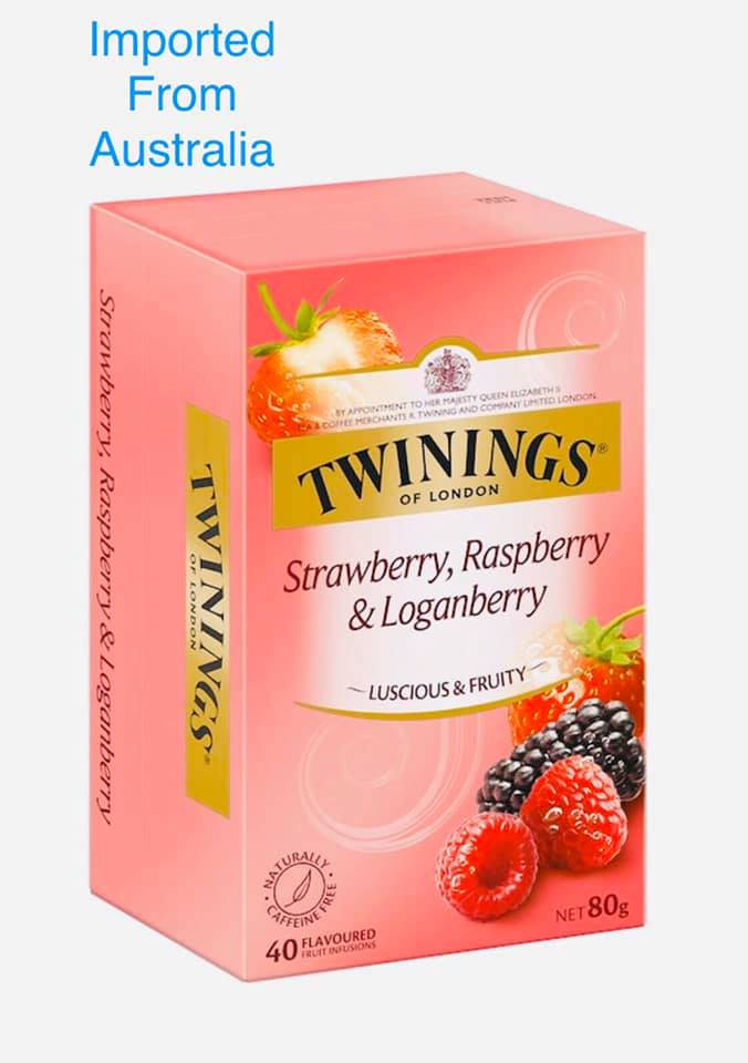 Twinings Of London 草莓覆盆子洛根莓 3D視圖 壁紙 — 粉紅色Twinings茶盒，含有士多啤梨、紅桑子及羅根莓口味，附有新鮮水果圖案及「從澳洲進口」字樣。