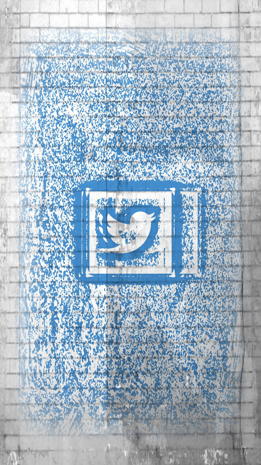 Twitter鳥標誌在磚牆上 壁紙 — 一個風化的藍色Twitter標誌，噴漆在灰色磚牆上，帶有粗糙的紋理飾面。