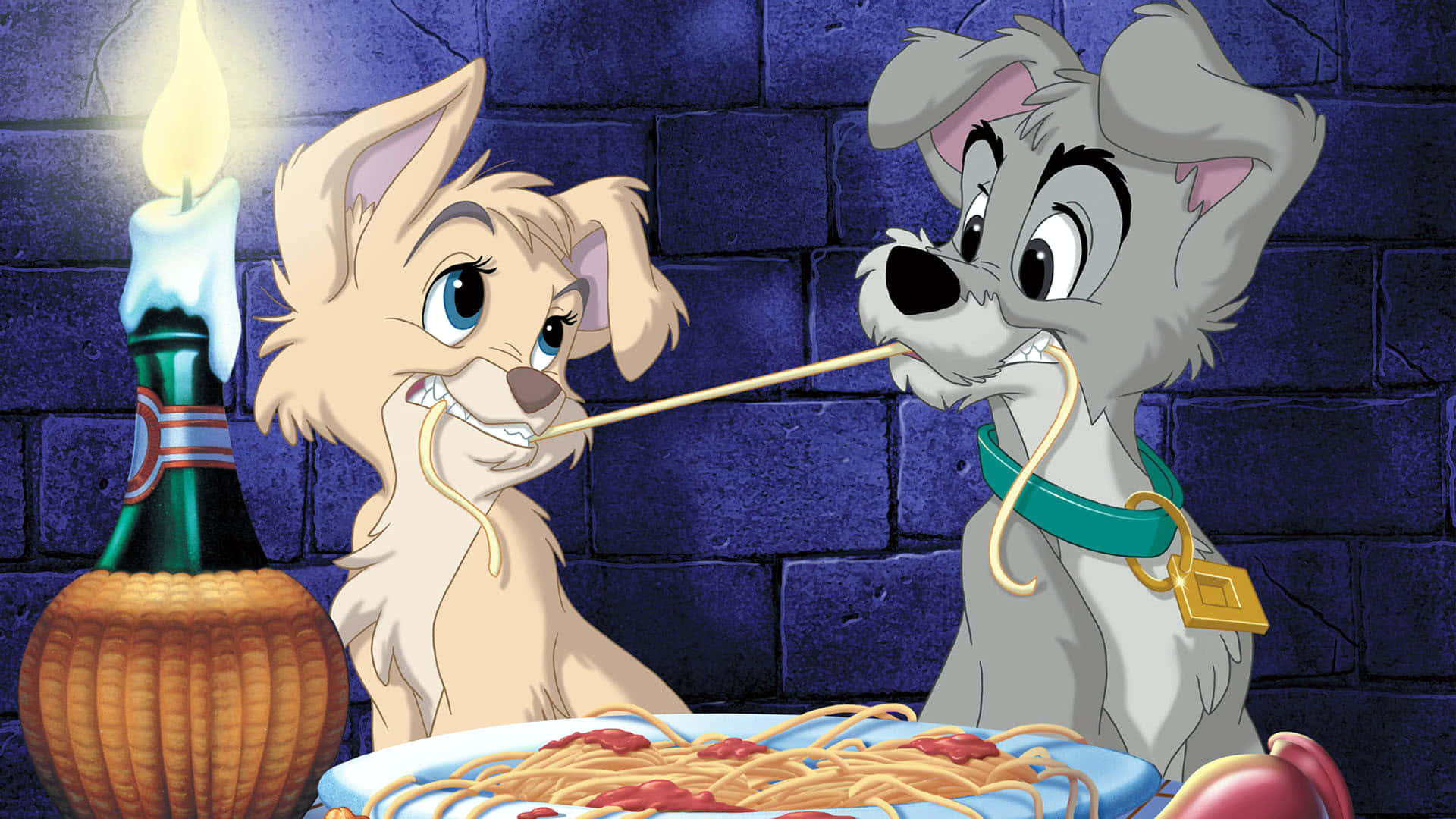 lady and the tramp 桌布 壁紙 — 兩隻動畫小狗在昏暗的磚牆房間裡，在燭光下的瓶子旁分享一頓意大利麵。