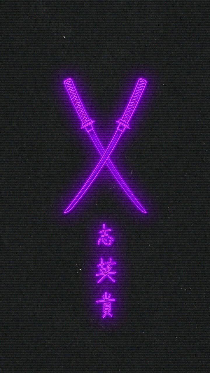 兩把交叉的發光紫色刀，下方有日文字元，背景深色。