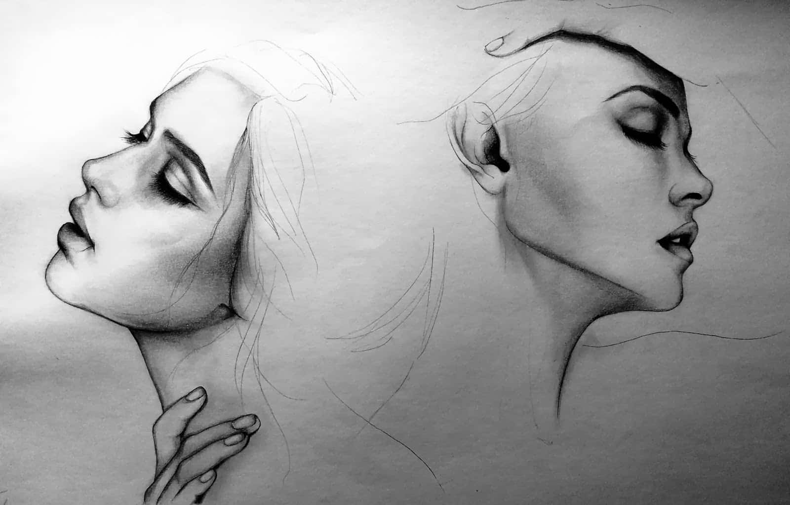  壁紙 — 兩個寧靜的女性側面，以單色鉛筆素描繪製，一個閉上眼睛，手靠近頸部，另一個閉上眼睛，頭髮飄逸。