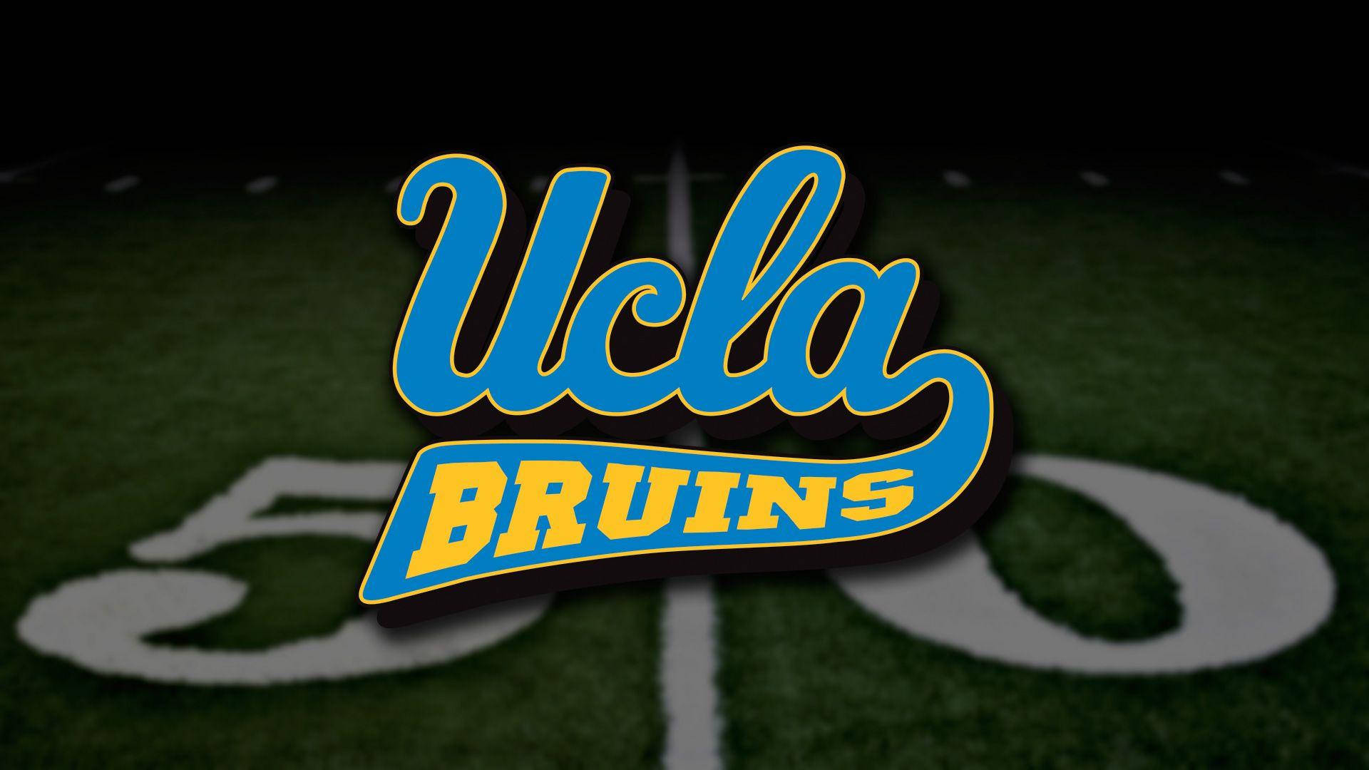 夜間足球場上的Ucla Bruins標誌