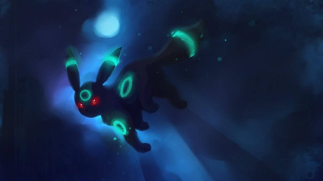 Umbreon 霓虹綠光 壁紙 — 一隻發光的深色兔子，帶有霓虹綠色環和紅色眼睛，漂浮在迷霧藍色虛空中。