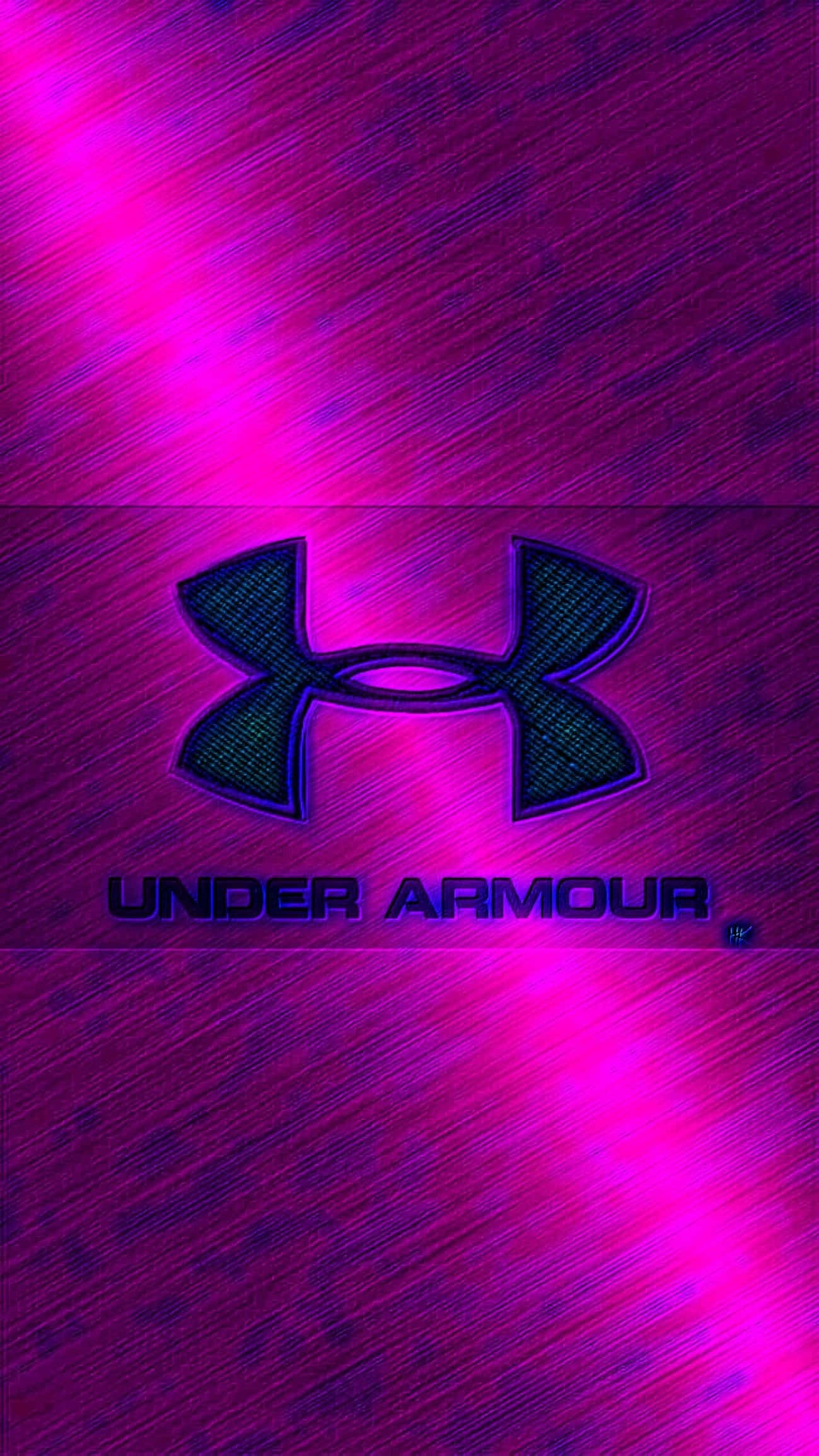 穿上Under Armour，展現勇氣 壁紙 — Under Armour 標誌在充滿活力的粉紅色和紫色拉絲金屬背景上以深藍色發光。