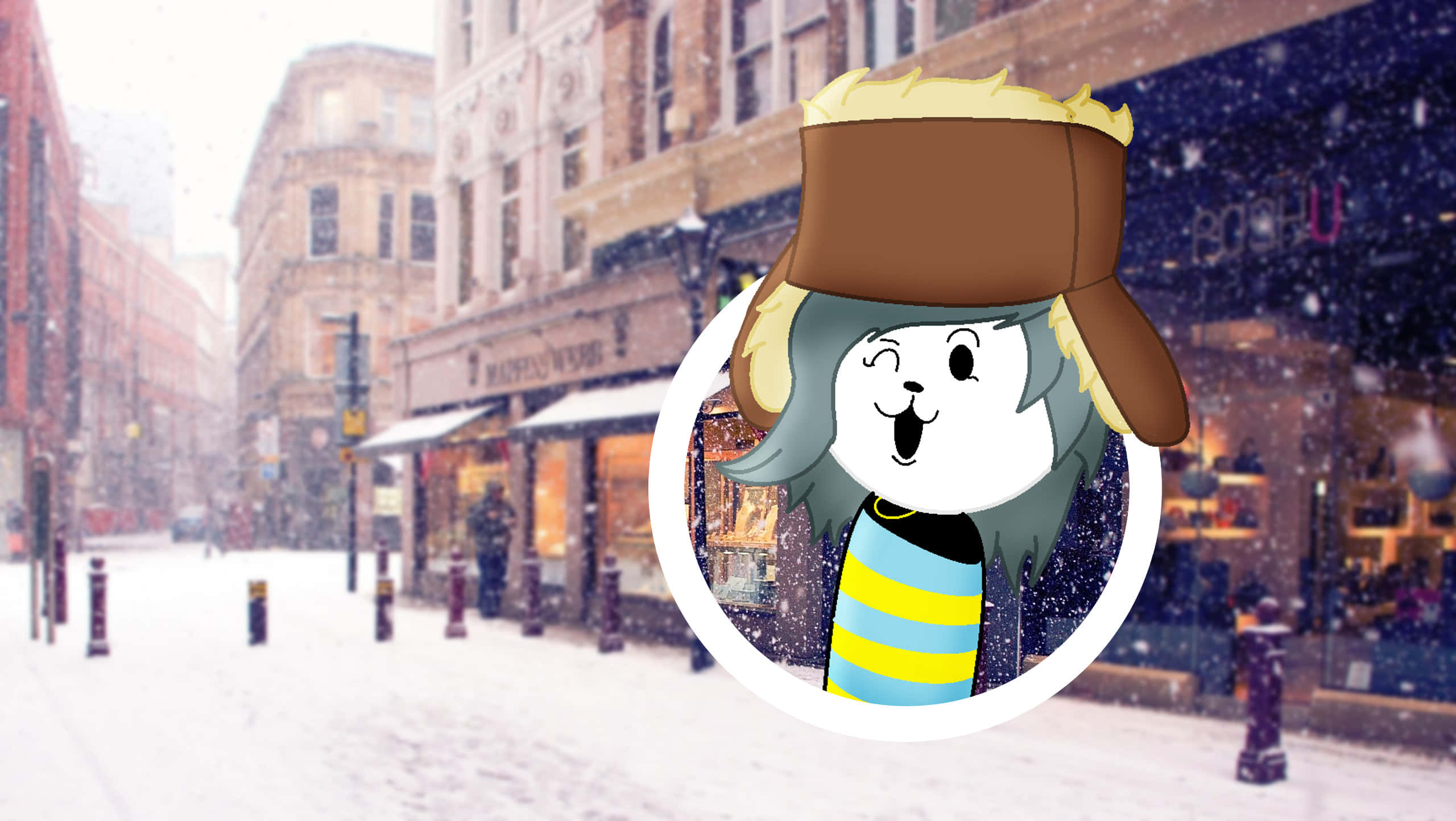 《Undertale》Temmie雪地路景 壁紙 — 一隻戴著冬帽和條紋圍巾的開心卡通貓，在雪景城市街道背景下溫暖微笑。