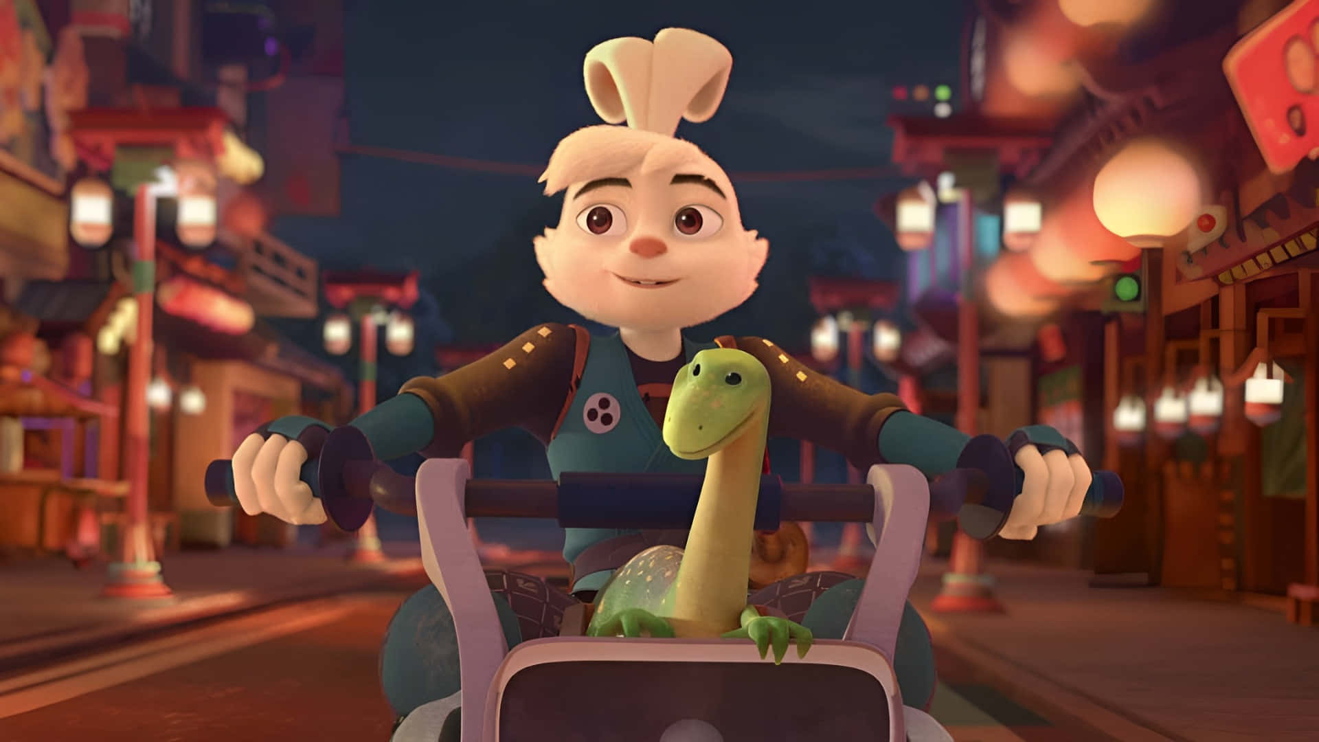 Usagi Yojimbo 動畫場景 壁紙 — 一隻快樂的動畫兔子，長著兔耳朵，騎著滑板車，穿過溫暖照明的霓虹夜街，載著一隻綠色恐龍乘客。