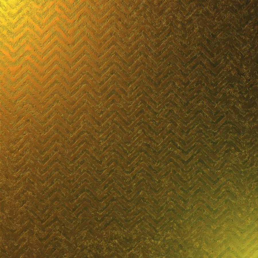 金色紋理V形線條 壁紙 — 豐富的金色人字形圖案，帶有紋理筆觸細節，從亮黃色漸變到深古銅色。
