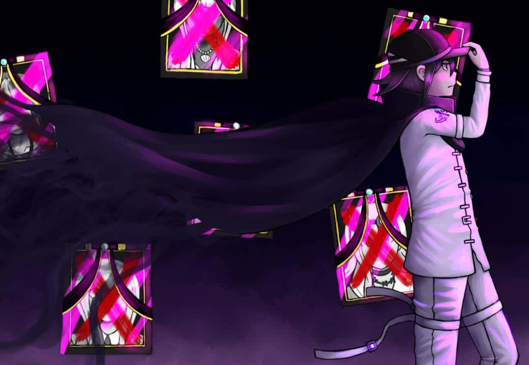 《彈丸論破V3》Kokichi Ouma戴帽版 壁紙 — 一個紫色頭髮的動漫角色穿著白色服裝，在黑暗的房間中被漂浮的粉紅色框架肖像包圍，調整帽子。