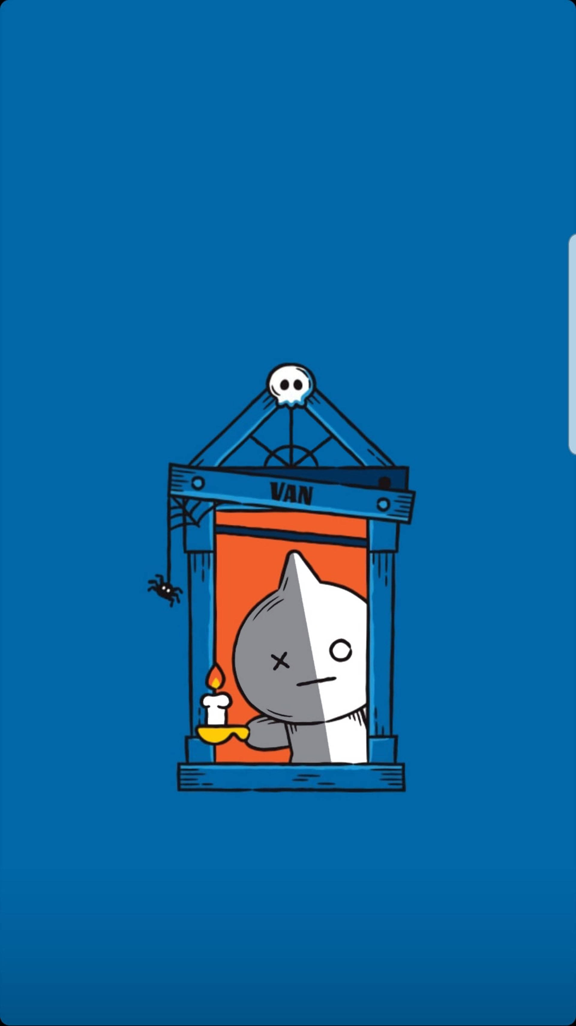 Van BT21萬聖節窗戶 壁紙 — 一隻單眼卡通貓拿著蠟燭，從一個裝飾著骷髏頭和蜘蛛的藍色鬼窗中探出頭來。