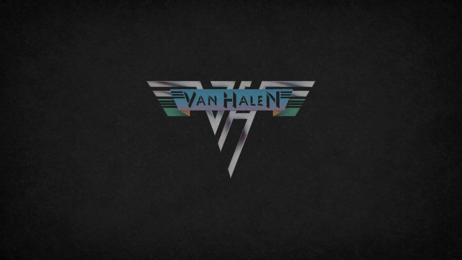 Van Halen 樂隊標誌 壁紙 — Van Halen 標誌在紋理黑色背景上閃耀著金屬藍色和銀色翅膀。