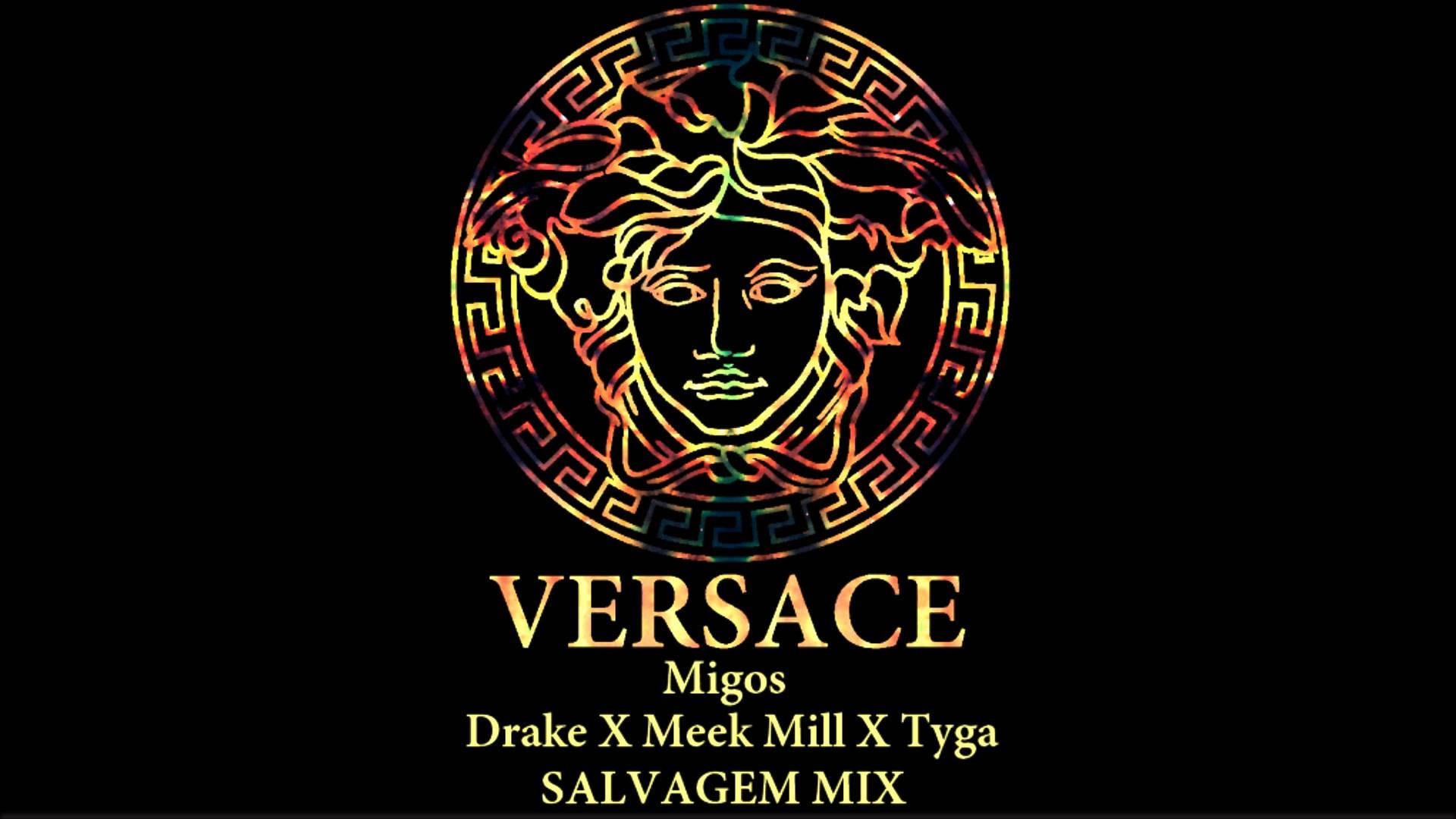 Versace 標誌，帶有梅杜莎頭和 Salvagem Mix 的藝術家鳴謝。