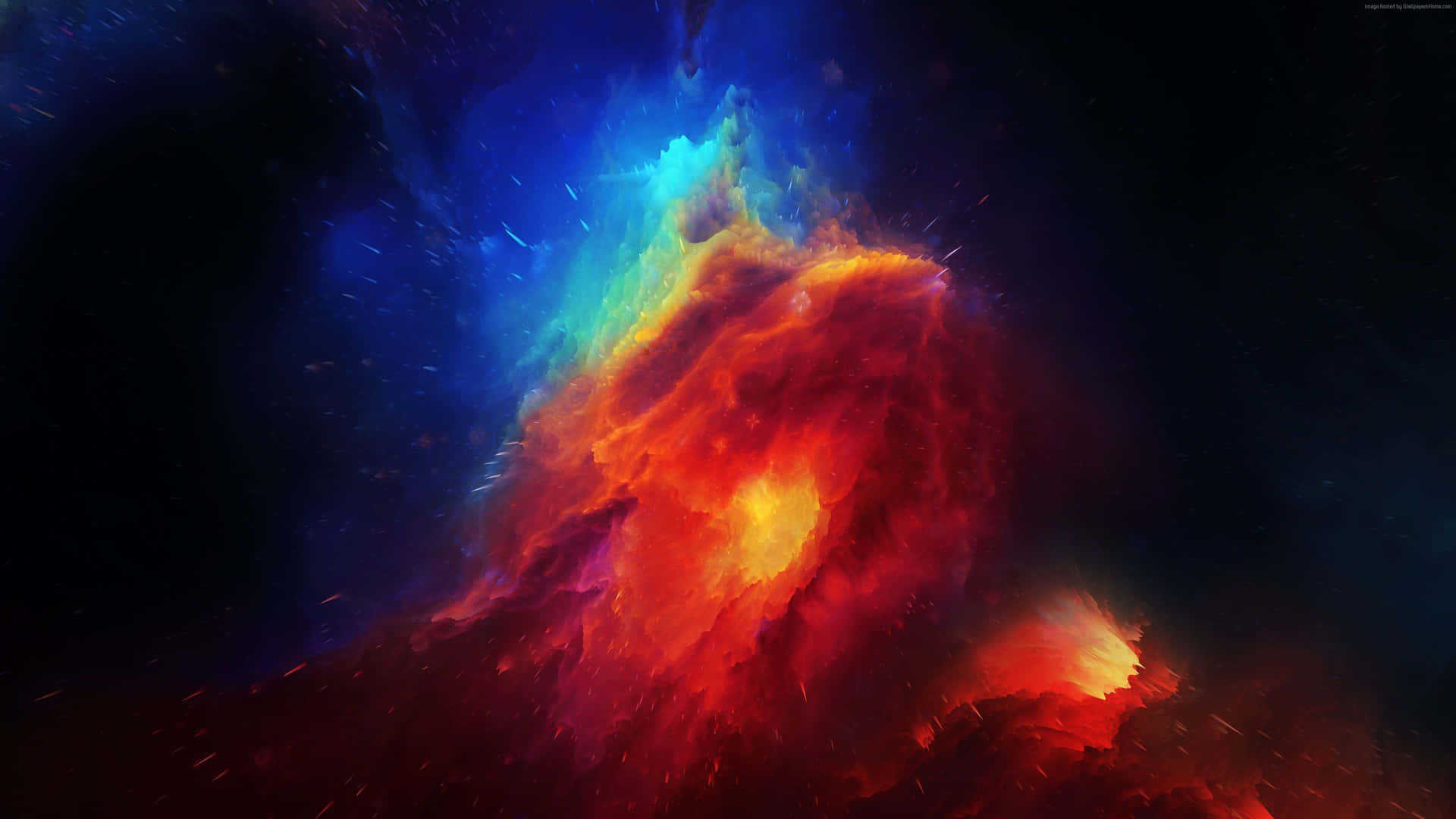 紅色太空爆炸藍煙 壁紙 — 一個充滿活力的宇宙星雲，在繁星點點的虛空中旋轉，帶有火紅、橙色和電光藍色。