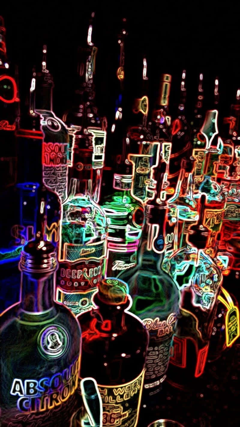  壁紙 — 充滿活力的霓虹燈酒瓶在黑暗氛圍下，於密集多彩的吧檯架上發光。
