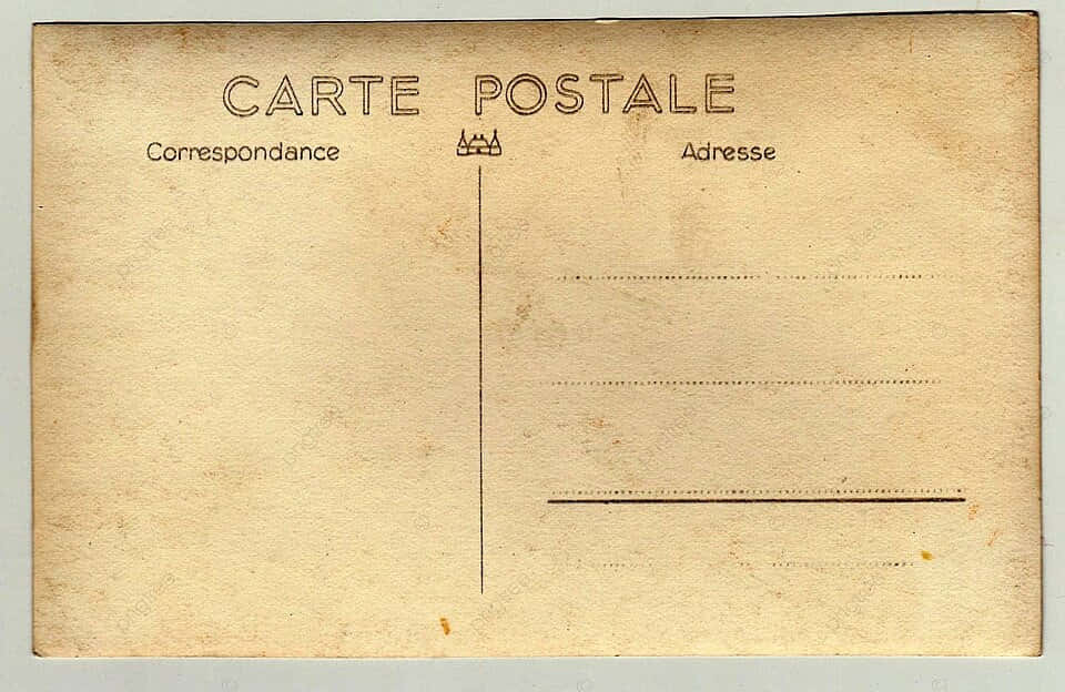  壁紙 — 復古法國明信片背面，帶有仿舊奶油色紙張，顯示「CARTE POSTALE」文字以及用於留言和地址的虛線。
