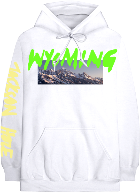 Vlone懷舊韋約明連帽衫設計 壁紙 — 白色連帽衫，正面有螢光綠色 'WYOMING' 文字和雪山印花，袖子上有黃色 'JACKSON HOLE' 文字。