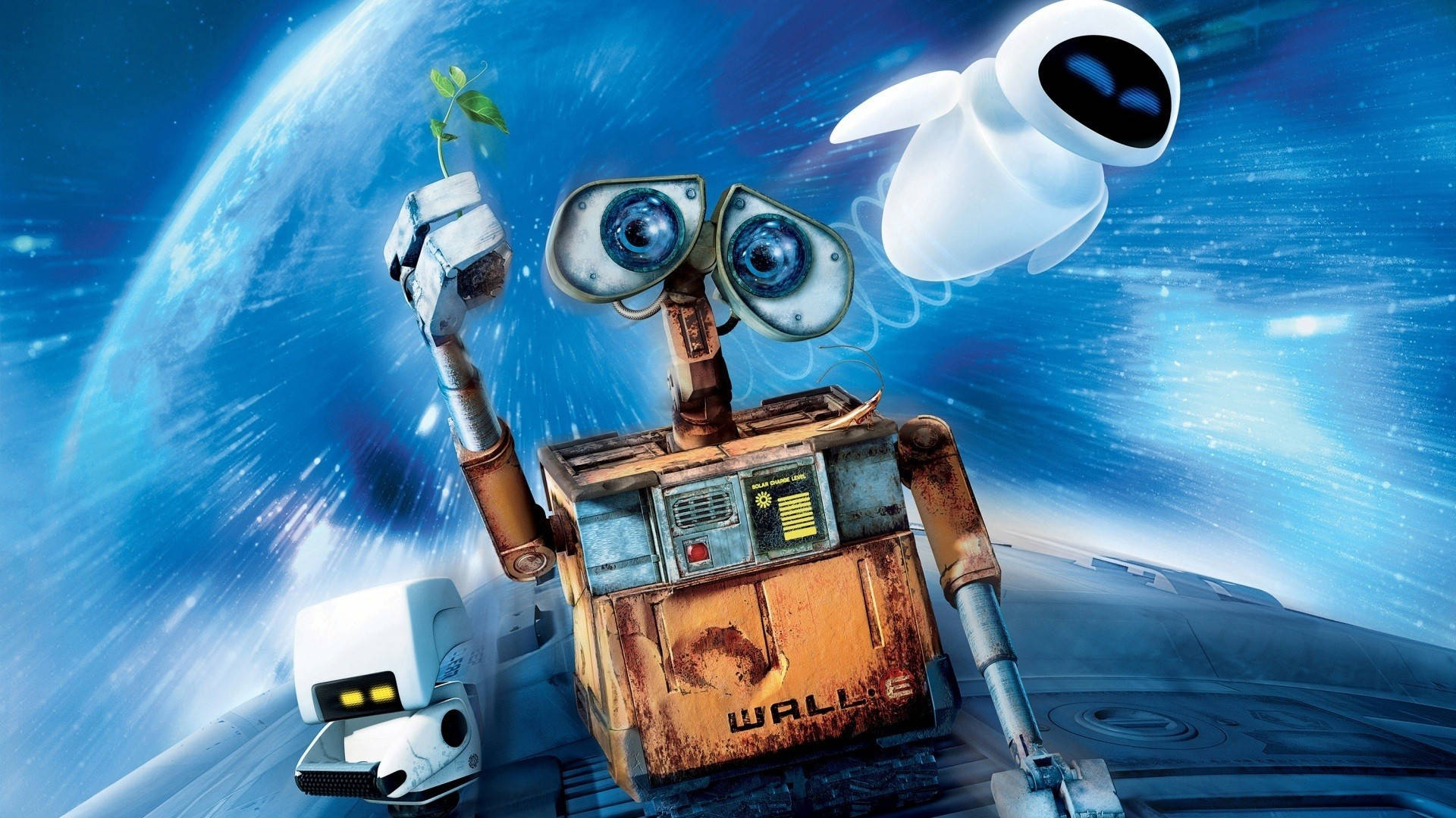 WALL-E 發現幼苗 壁紙 — WALL-E 拿著一棵嫩芽，與EVE在旋轉的藍色太空背景中漂浮，地球清晰可見。