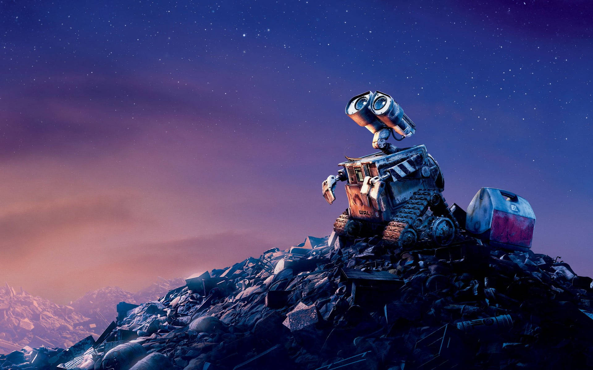 彼思 桌布 壁紙 — Wall-E 站在一堆垃圾上，背景是星空暮色和遠山。