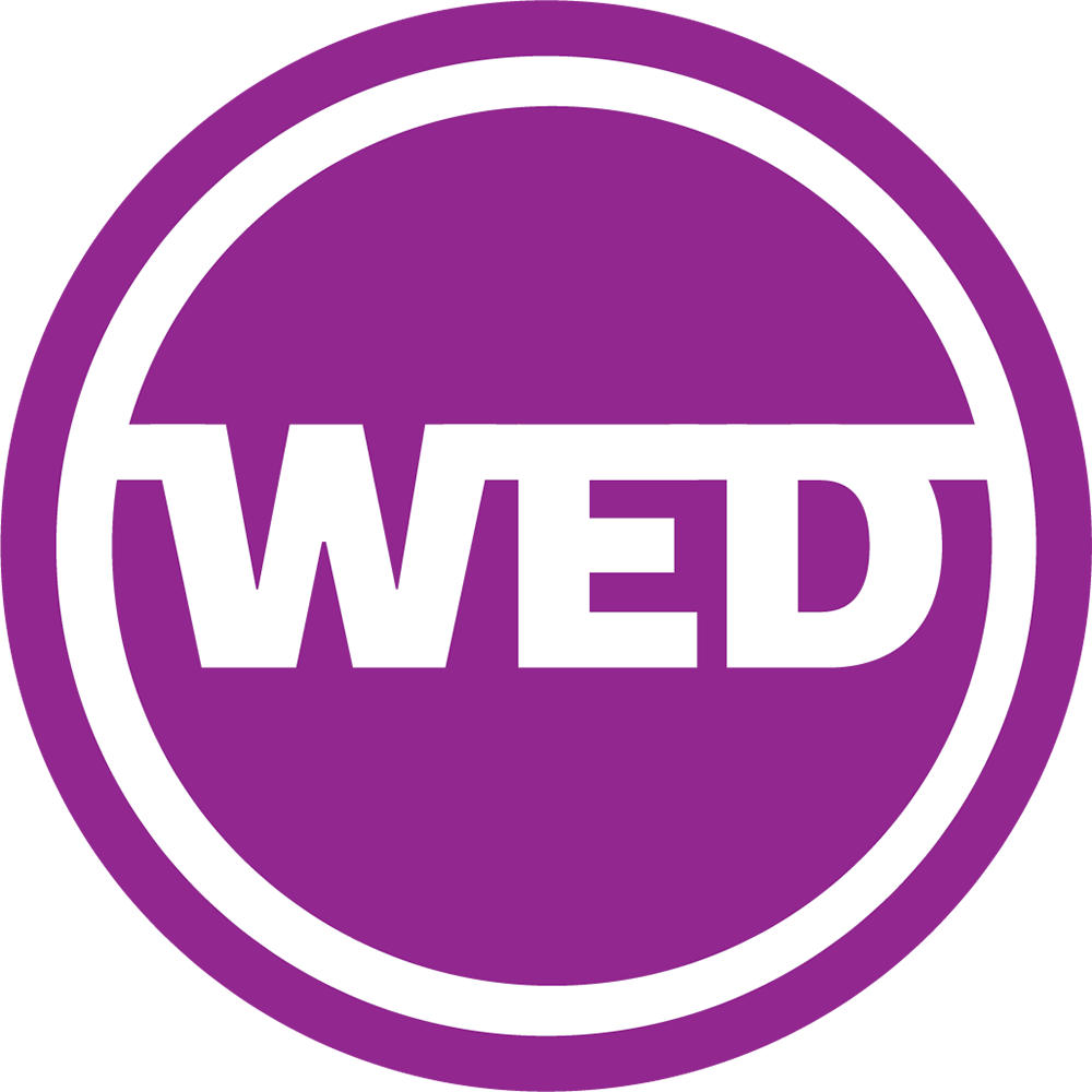 WED紫色圓形標誌 壁紙 — 粗體白色 'WED' 字母居中於帶有白色邊框的紫色圓圈內，背景為黑色。