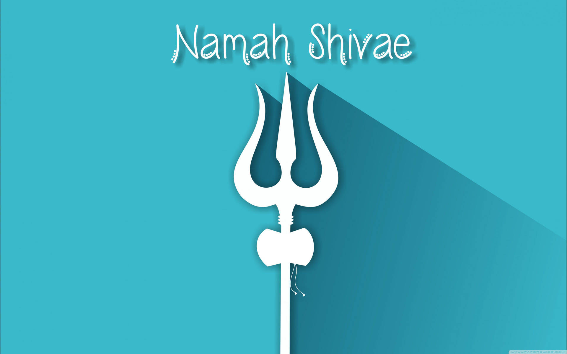 白色三叉戟圖標，帶有蝴蝶結和長陰影，位於青綠色背景上，文字 Namah Shiva