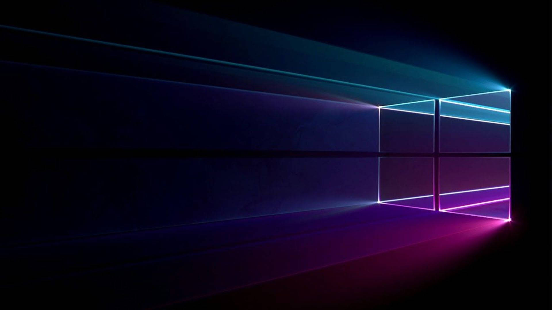 Windows 11 黑色光暈 壁紙 — 一個發光的霓虹窗戶標誌，在帶有幾何線條的黑暗抽象空間中投射出鮮豔的藍色和紫色光芒。