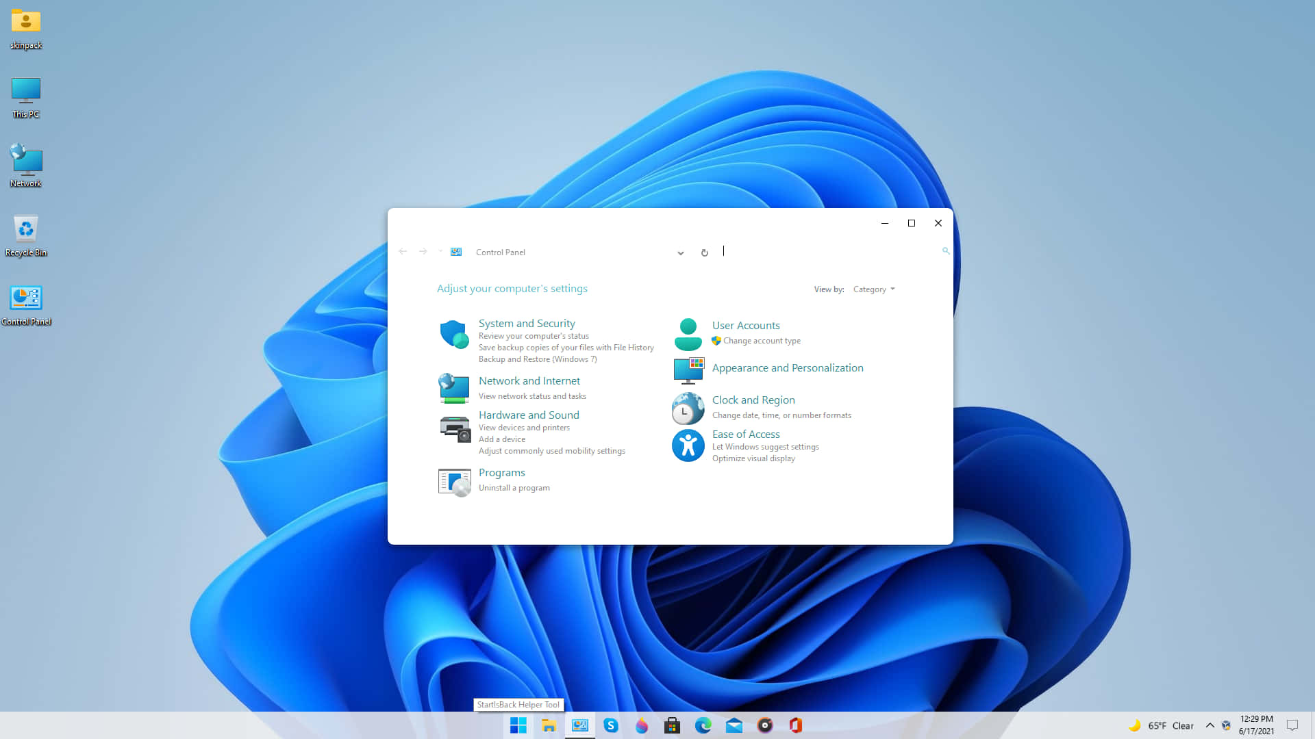 Windows 11 桌面，控制台在藍色波浪背景上開啟。