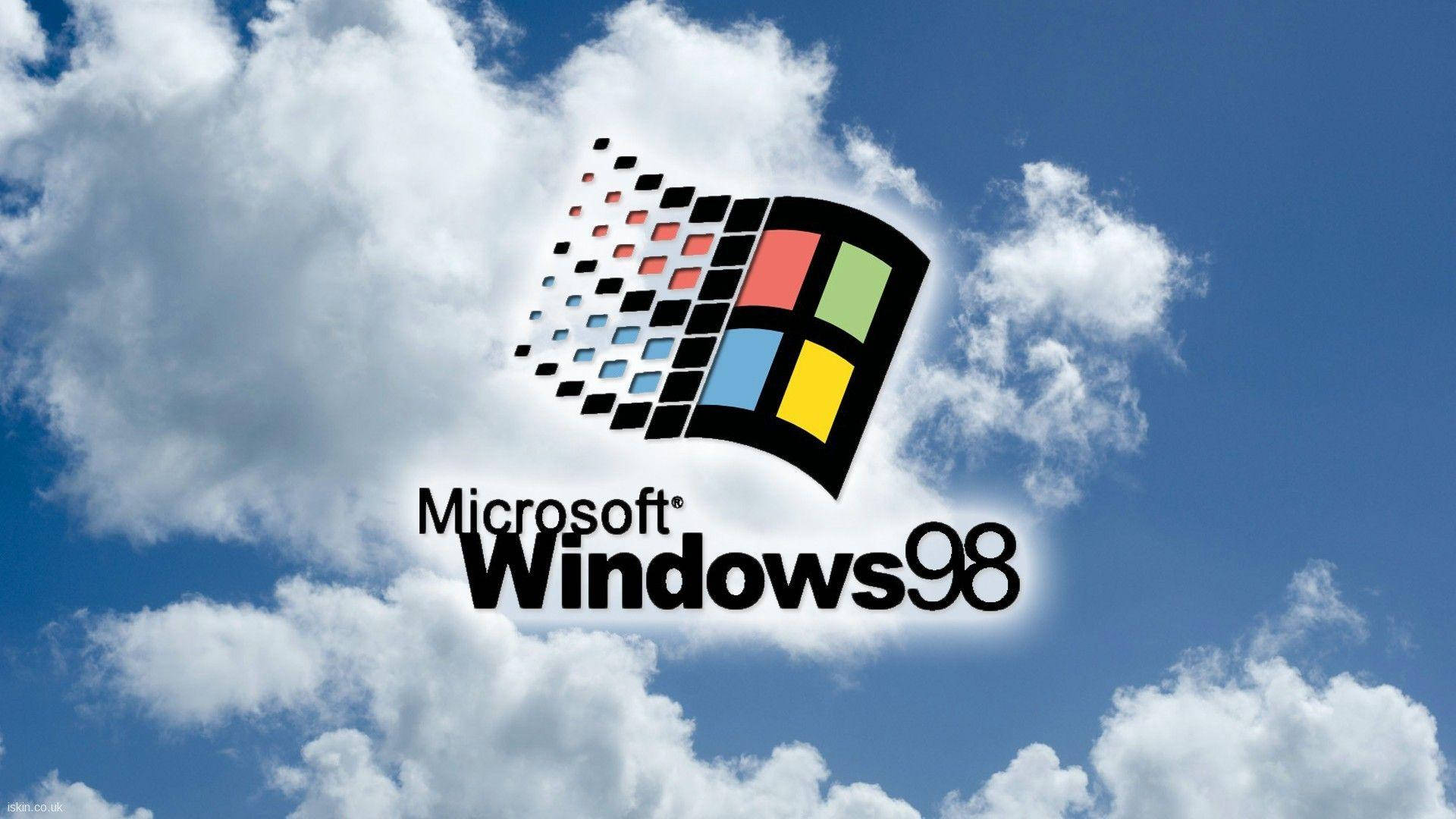 Windows 98標誌在藍天白雲背景下。