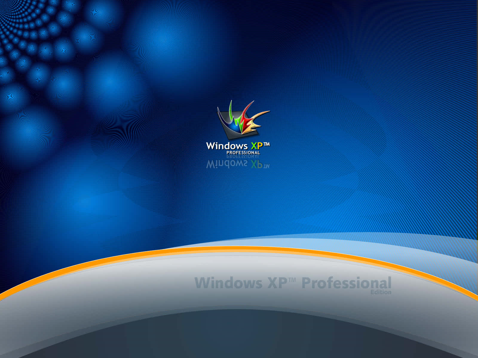Windows XP Professional 標誌在帶有彎曲銀橙色底座的藍色抽象背景上。