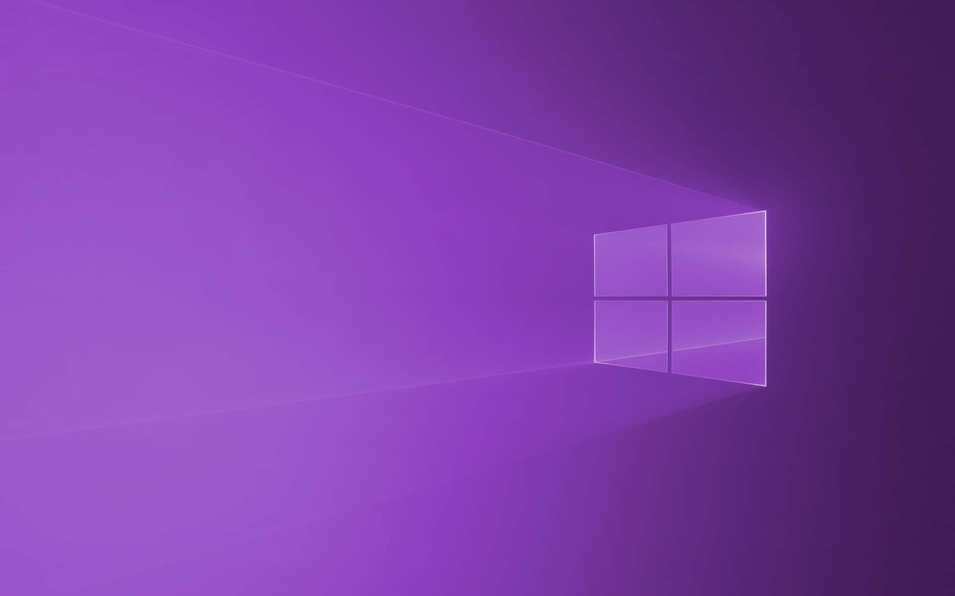 Windows預設背景的寧靜景觀 壁紙 — 一面極簡紫色漸變牆，帶有發光的窗戶標誌，投射出柔和的光線。