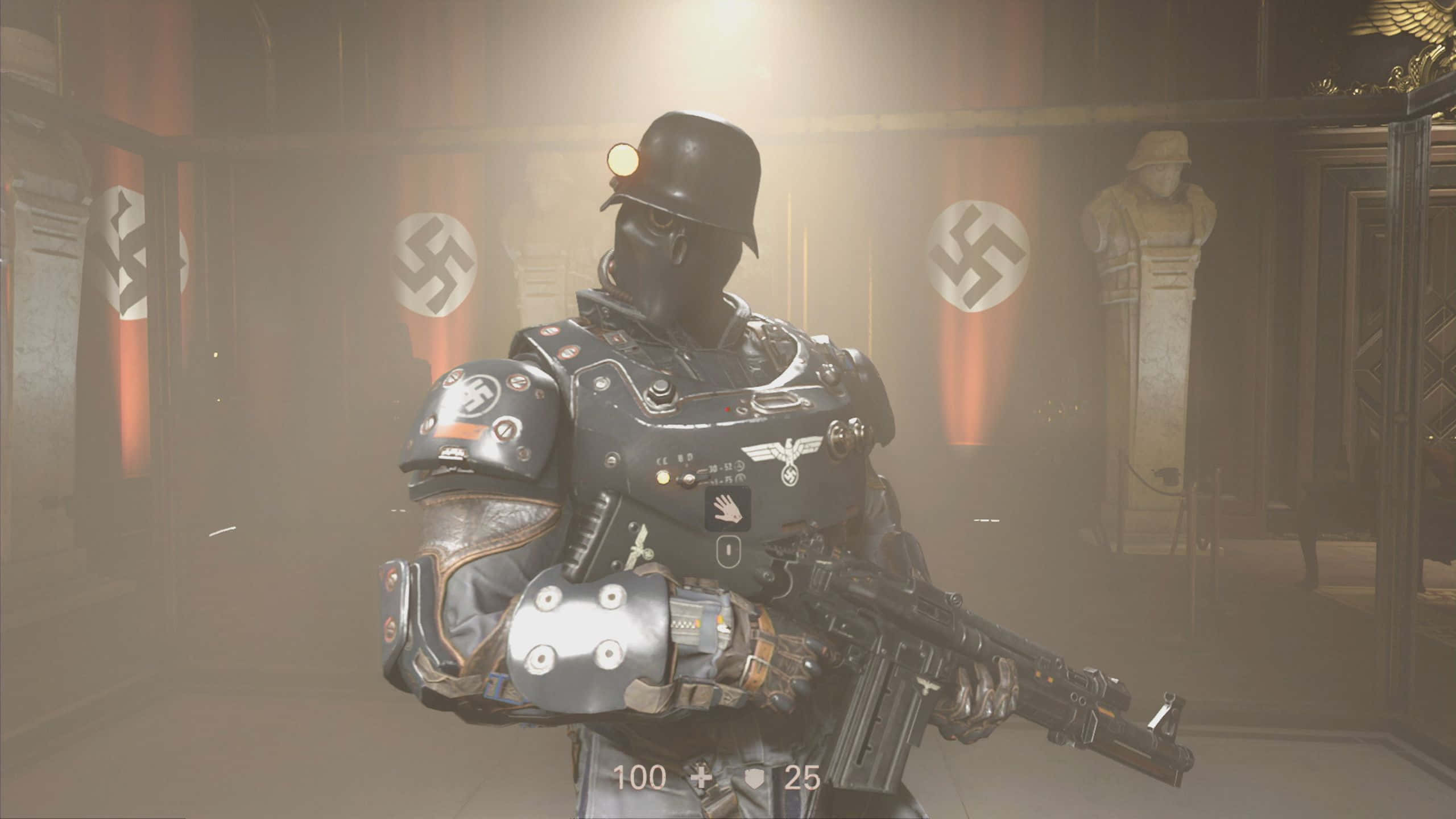 準備迎接《Wolfenstein II》的激烈戰鬥，1440p畫質清晰 壁紙 — 一名身穿頭盔和戰術裝備的重裝士兵站在光線昏暗的房間中，背景有卐字旗幟和雕像。