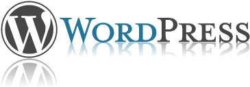 WordPress藍色背景標誌 壁紙 — WordPress 標誌以灰色風格化 'W' 圖示搭配藍色和灰色字體的 'WordPress' 文字，置於黑色背景上。