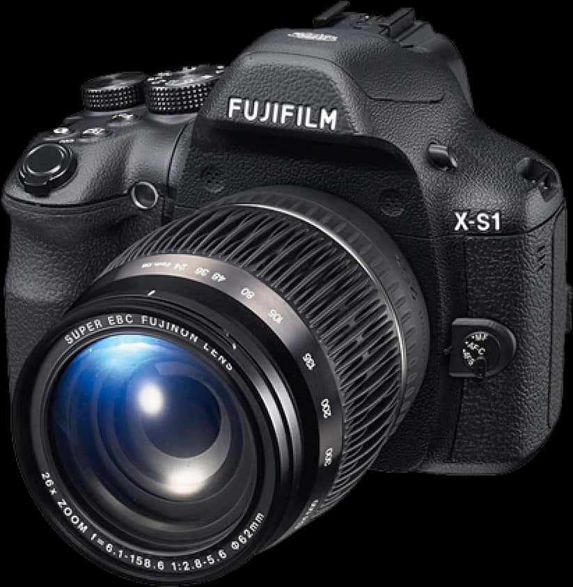 富士 X-S1 DSLR 相機 壁紙 — 一部時尚的黑色Fujifilm X-S1無反相機，帶有藍色調鏡頭，在純黑色背景下閃閃發光。