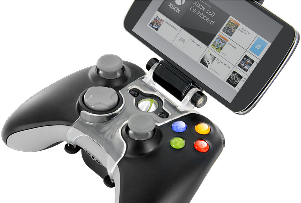 附智慧手機的Xbox控制器 壁紙 — 一個黑色Xbox 360控制器，上面裝有智能手機，在純白背景上顯示Xbox儀表板。