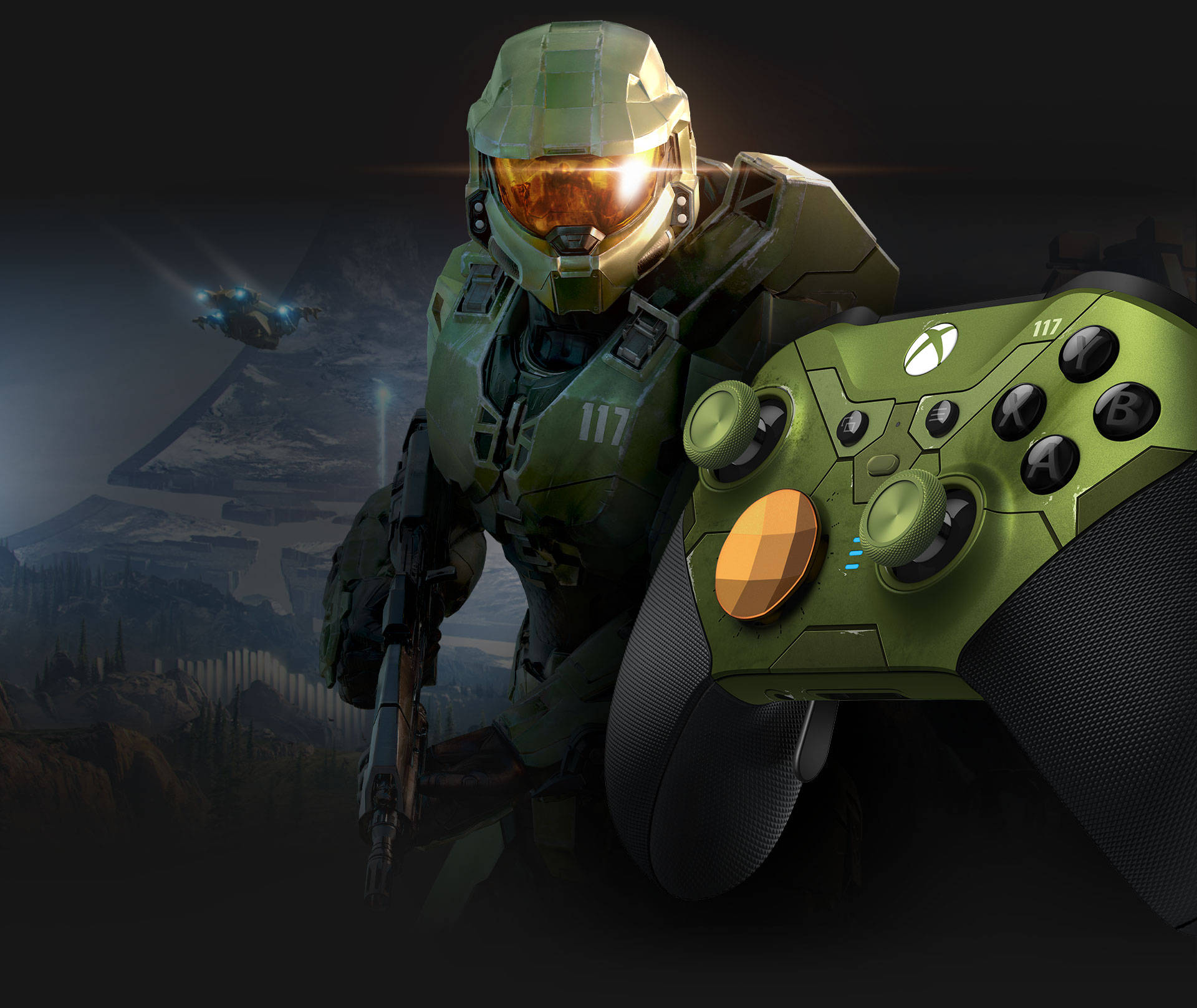 Xbox Series X《光環無限》精英系列 壁紙 — 身穿綠色盔甲的士官長在黑暗科幻戰場背景下手持Xbox控制器。
