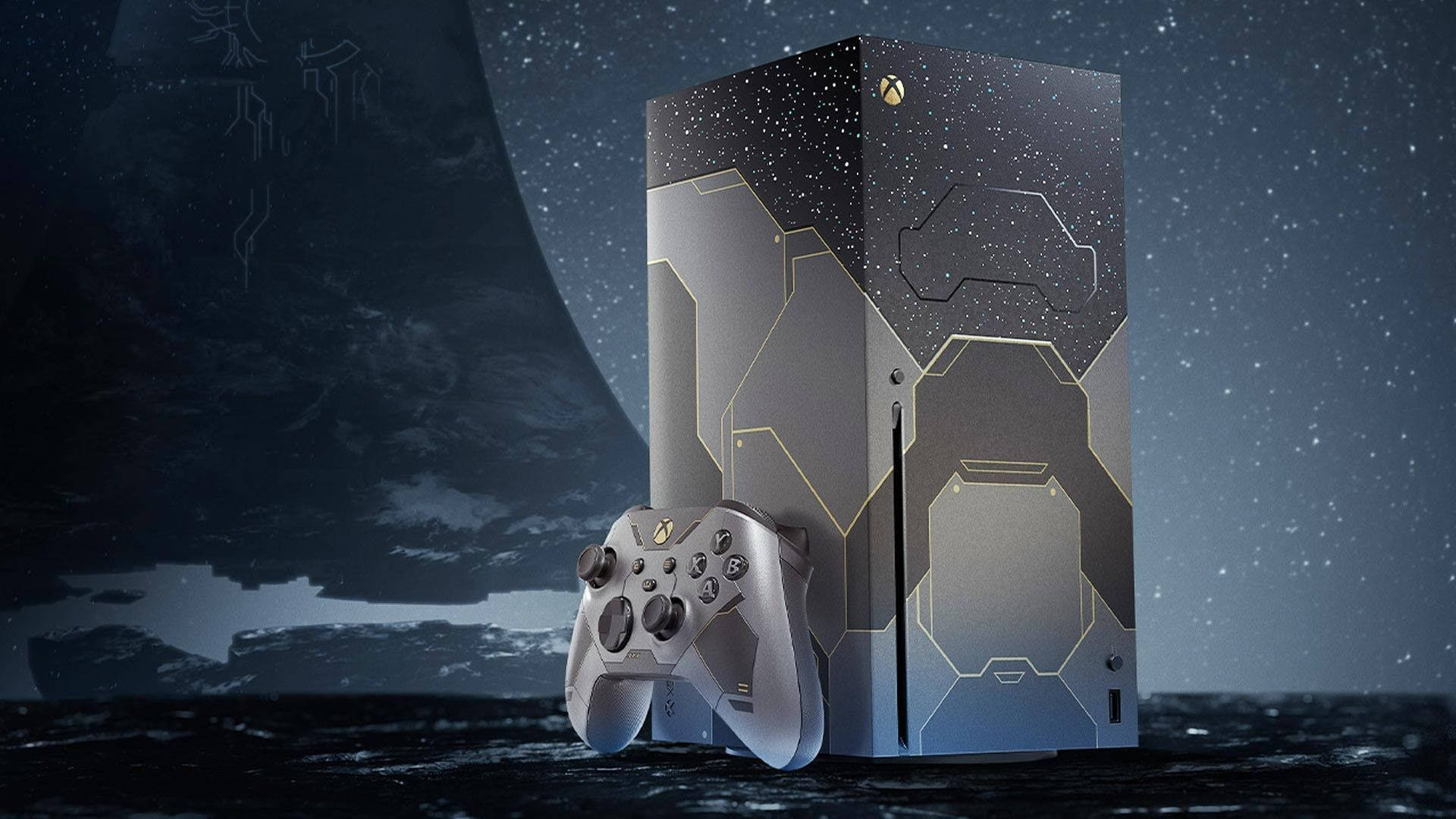 Xbox Series X《光環無限》版 壁紙 — 一部時尚的銀色 Xbox 主機和控制器矗立在岩石表面上，背景是星空和一輪巨大的月亮。