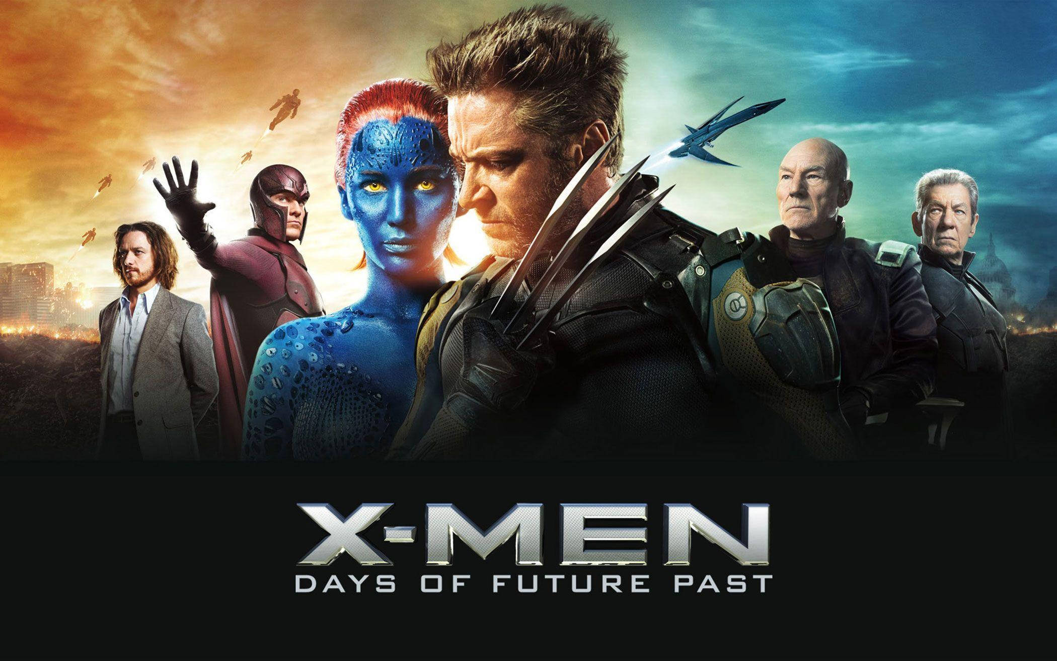 X戰警：未來昔日 壁紙 — X-Men 英雄以戲劇性的陣型站立，背景是熾熱的日落天空，有飛行的變種人和未來主義的城市。