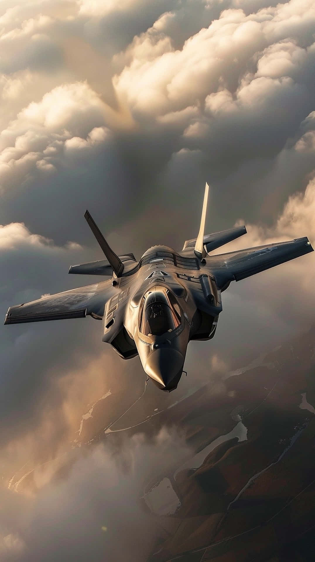  壁紙 — 一架流線型戰鬥機在戲劇性的雲層中翱翔，金色陽光穿透雲層，照耀著下方拼布般的大地。