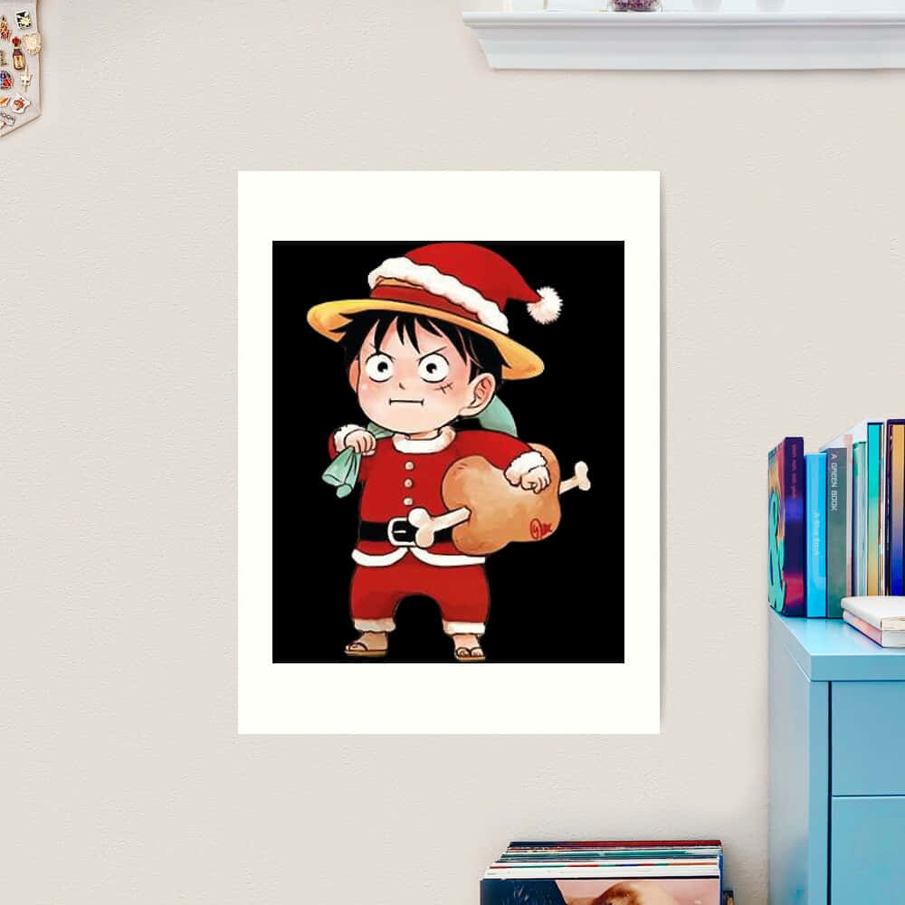 One Piece Christmas 桌布 壁紙 — 一個穿著紅色聖誕老人服裝、戴著草帽、拿著火雞的Q版動畫男孩，在黑色背景前抱著一個袋子。