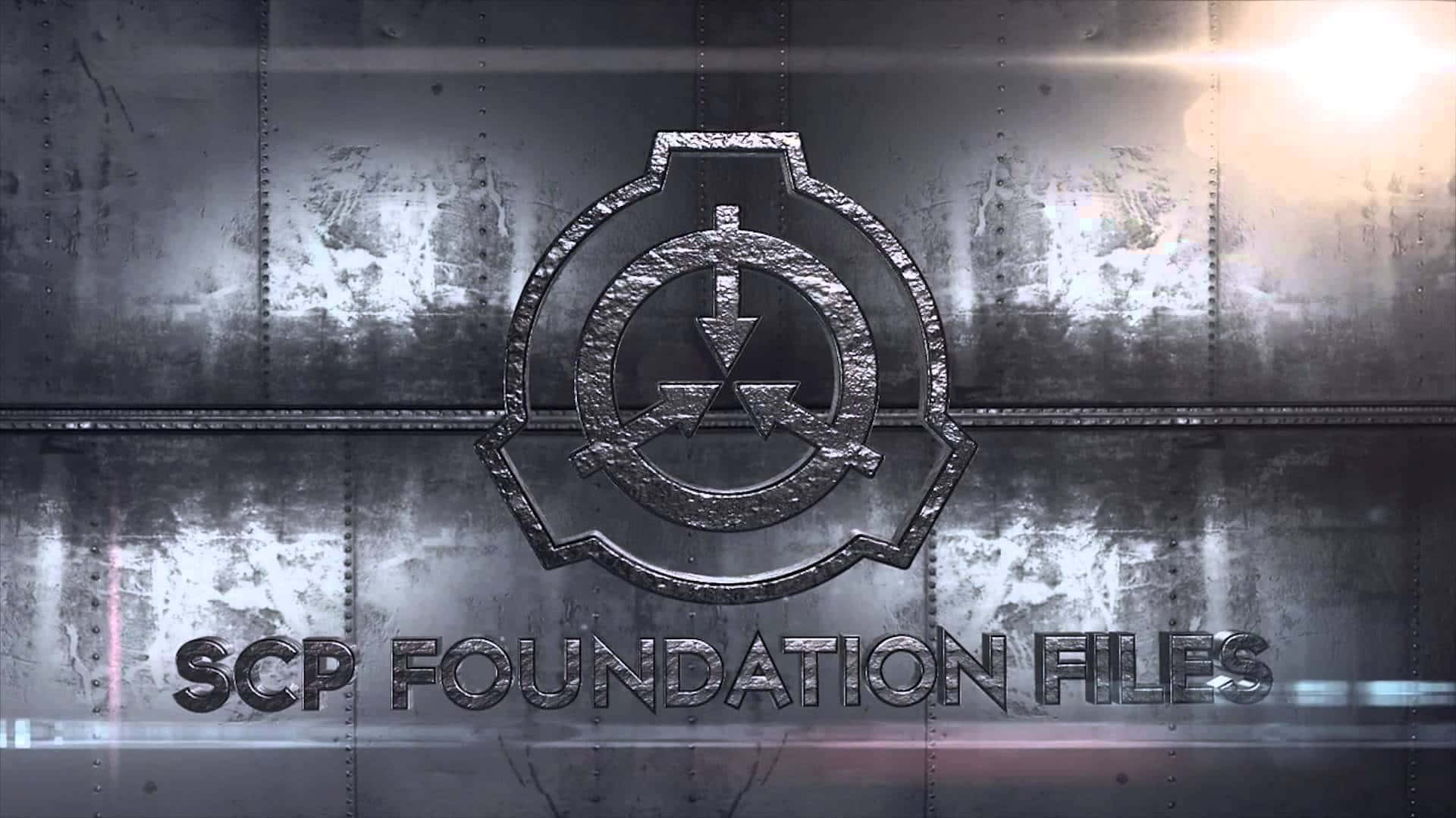 鏽蝕金屬牆上的SCP Foundation標誌，帶有發光效果。