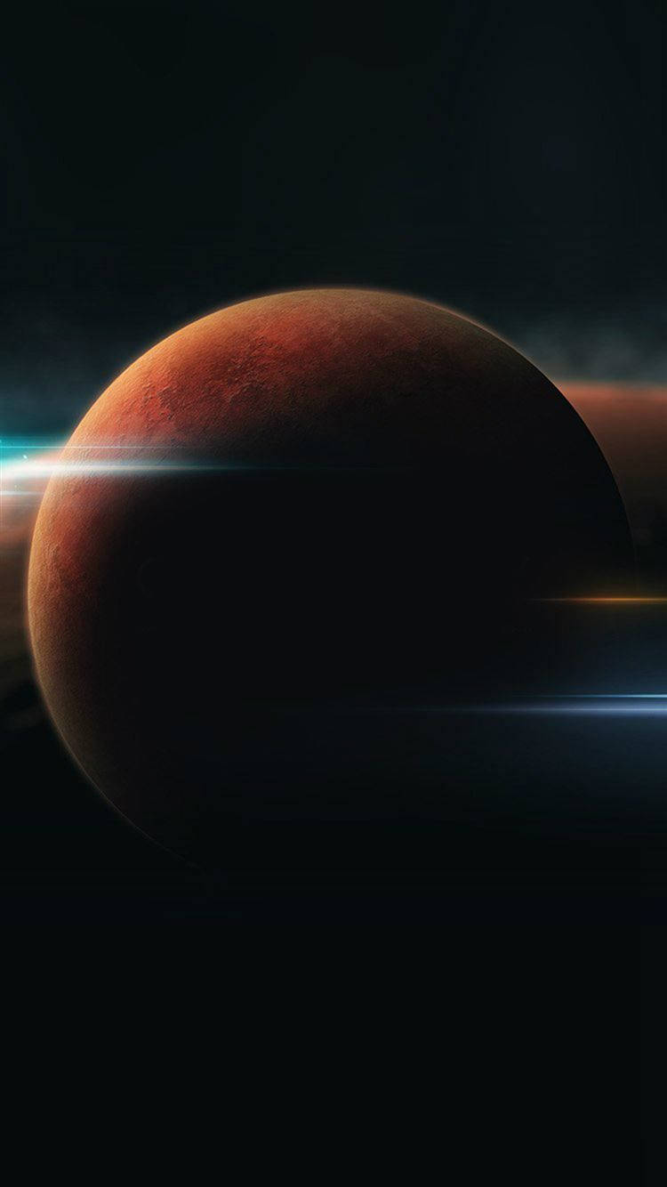 一顆被宇宙光線照亮的紅色行星，位於深空之中。