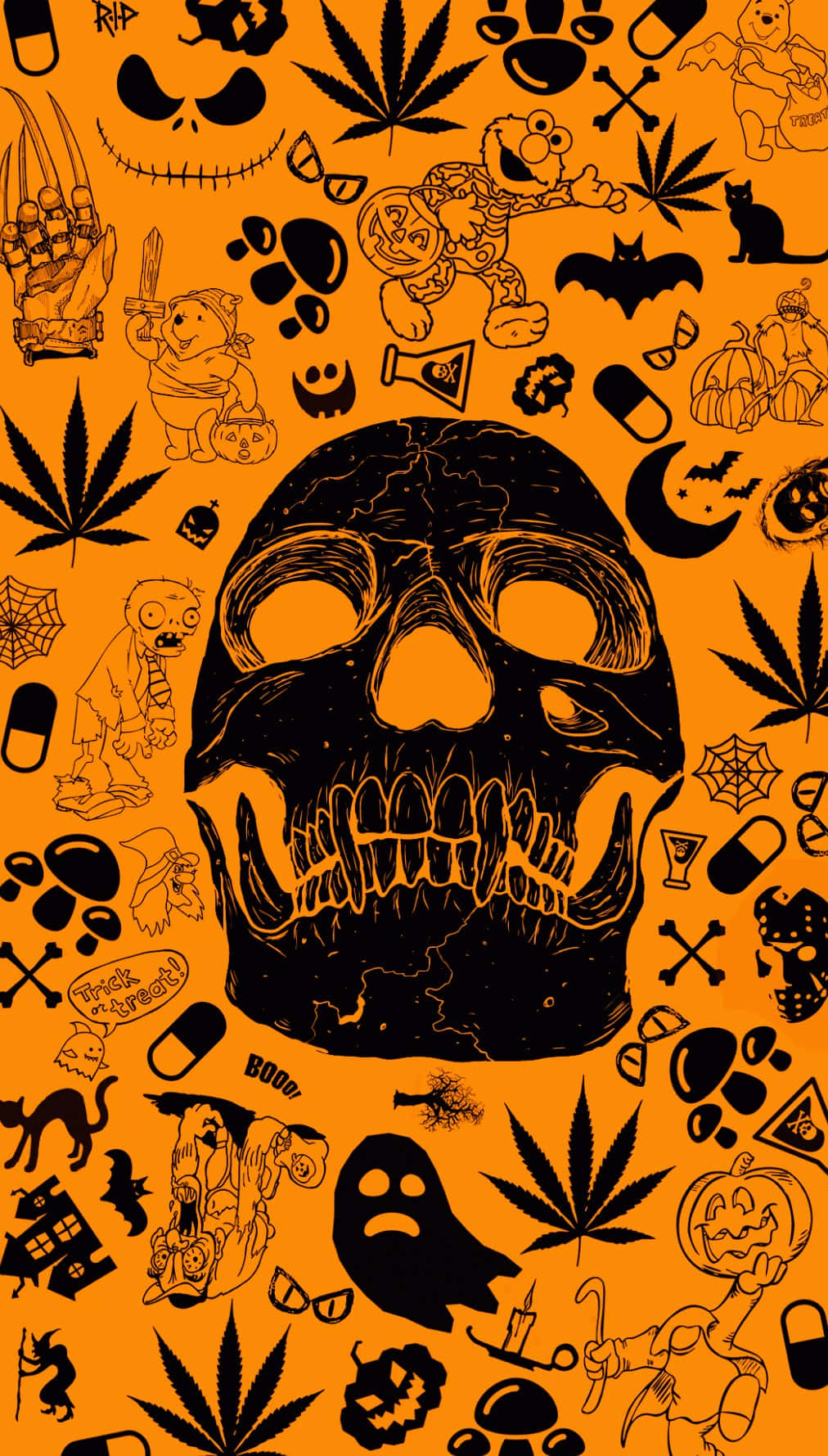  壁紙 — 一張大膽的橙色牆紙，以一個大型黑色骷髏為中心，周圍環繞著萬聖節圖標，如南瓜、蝙蝠和大麻葉。