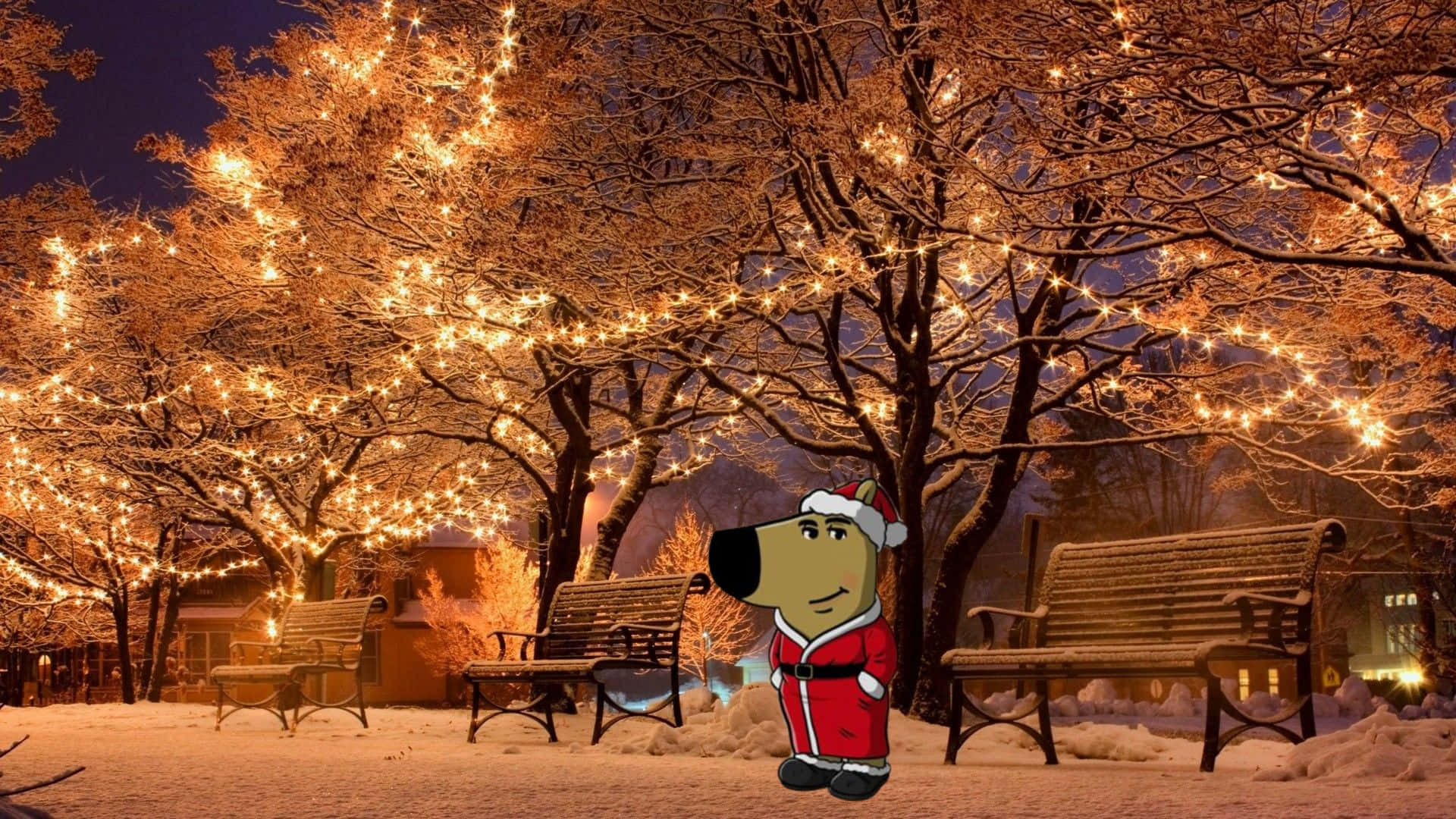  壁紙 — 一隻穿著聖誕老人服的卡通狗，在夜晚的雪地公園裡，站在光禿禿的樹上掛著的發光燈串下。