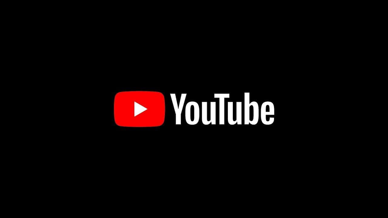 YouTube Logo 桌布 壁紙 — YouTube 標誌居中於純黑色背景上，帶有紅色播放按鈕和白色文字。