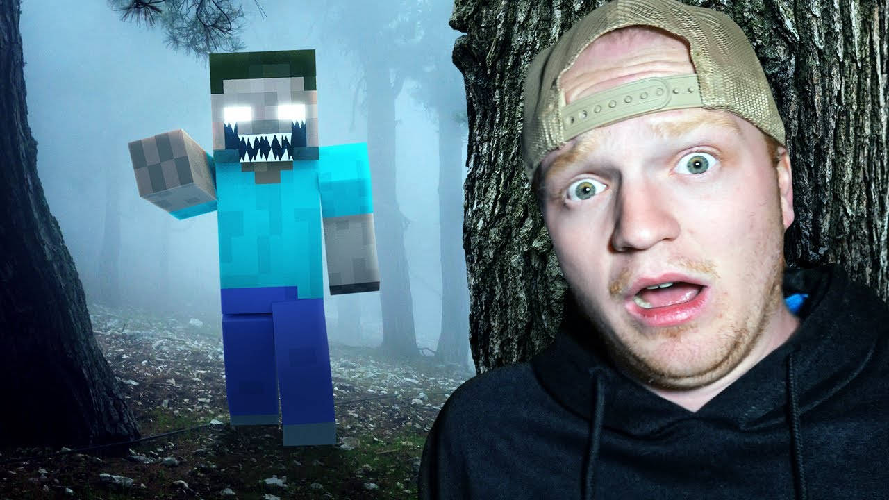 男子看到Minecraft殭屍出現在霧氣森林中時顯得很震驚。