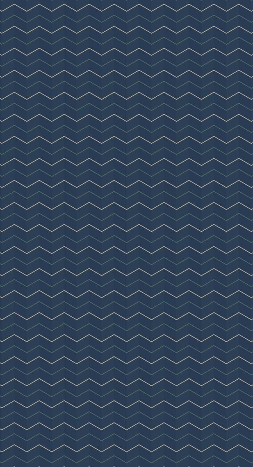 Z字紋理極簡 iPhone 壁紙 — 深藍色牆紙，帶有重複的白色鋸齒線條，營造出有節奏感的幾何圖案。